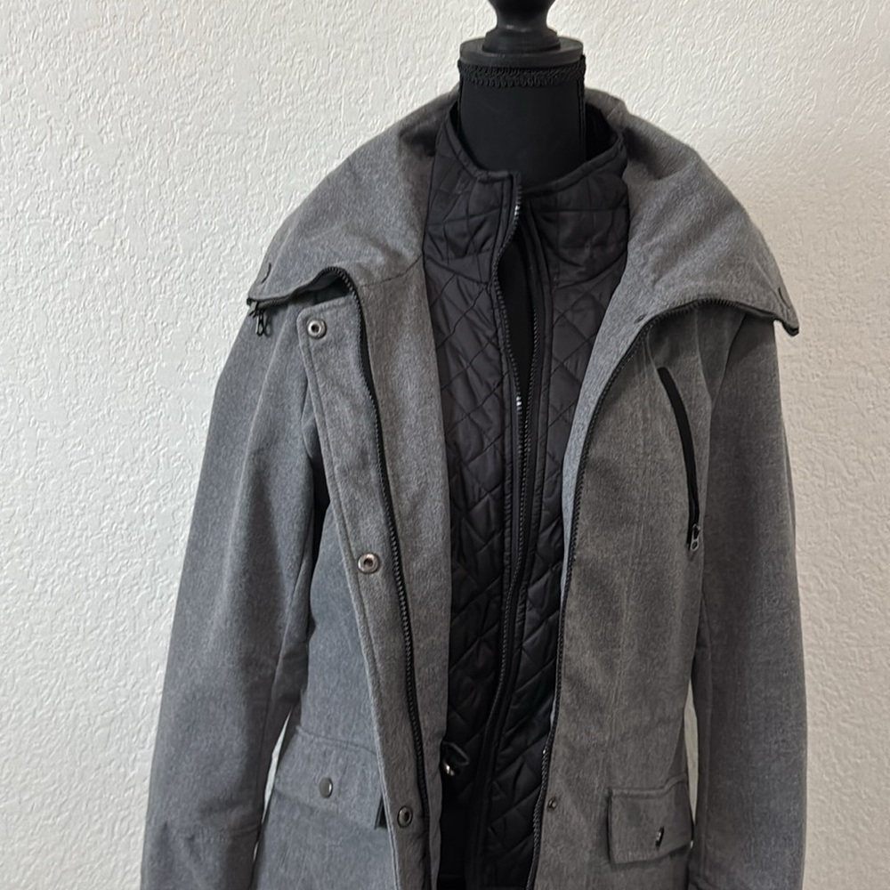 Liz Claiborne woman’s gray coat size medium - Picture 2 of 9
